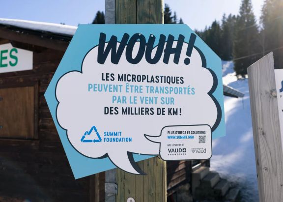 Photo représentant un panneau de sensibilisation environnementale